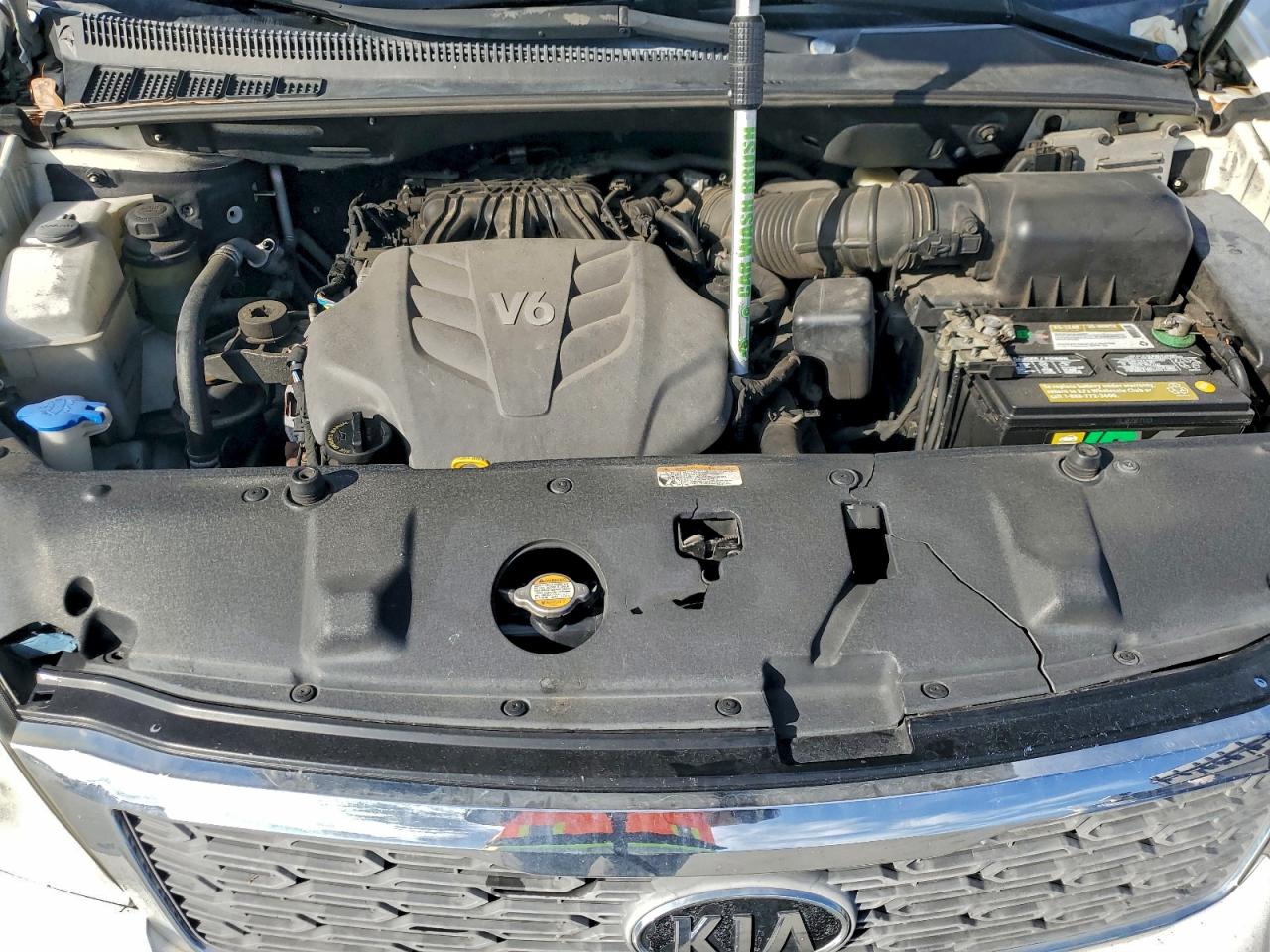 2011 KIA SEDONA LX photo 12