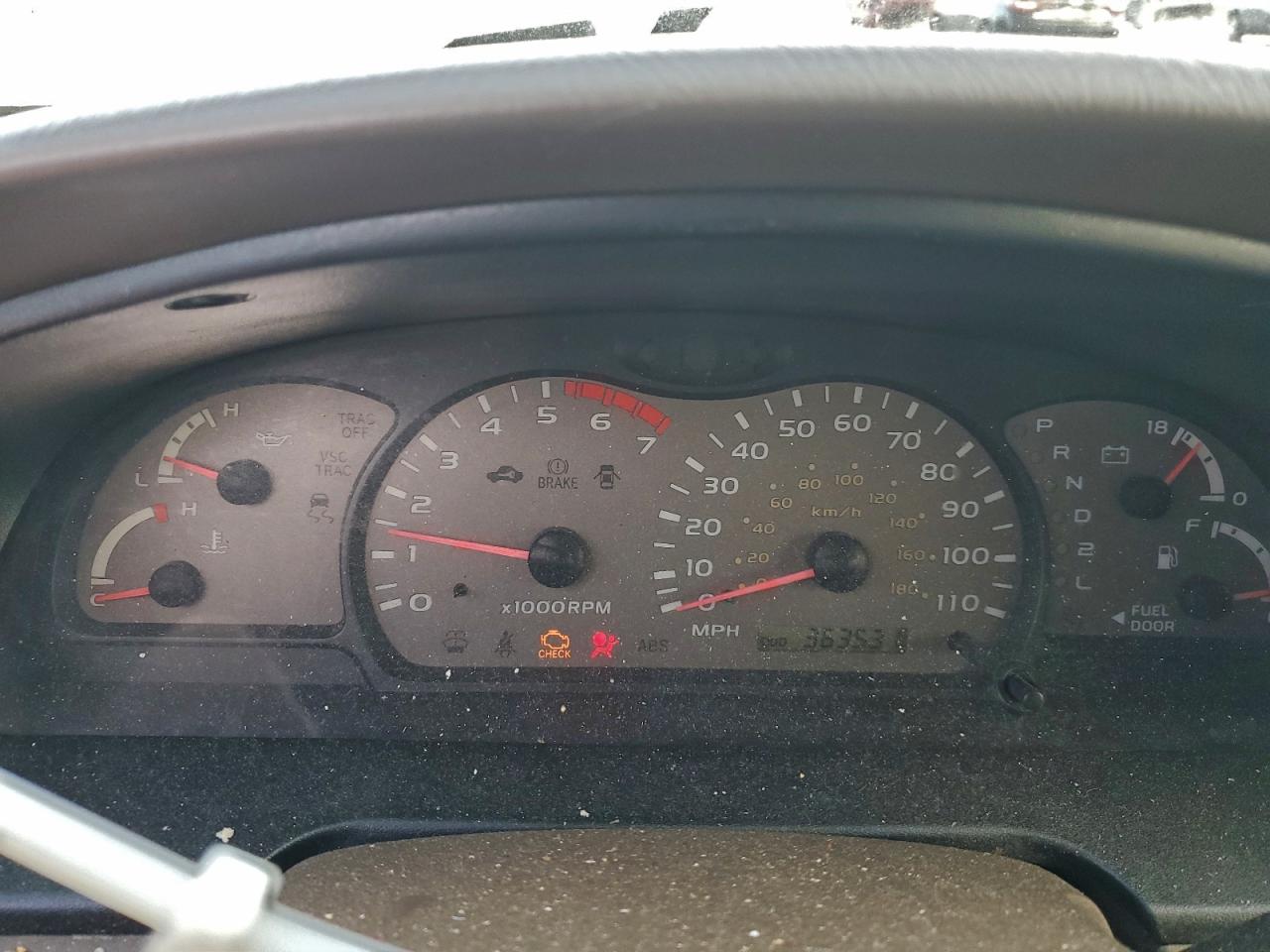 2002 TOYOTA SEQUOIA SR5 photo 17
