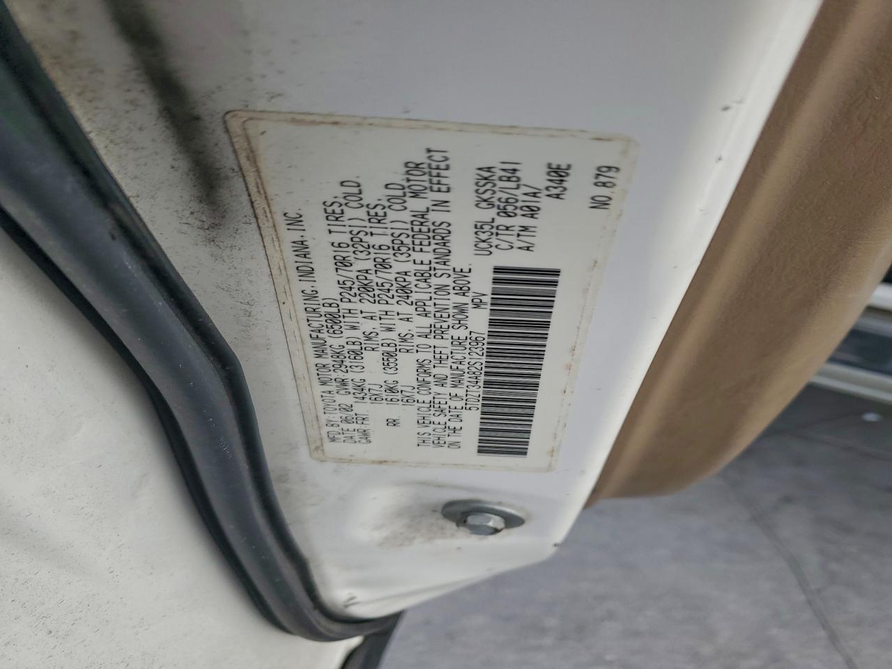 2002 TOYOTA SEQUOIA SR5 photo 25