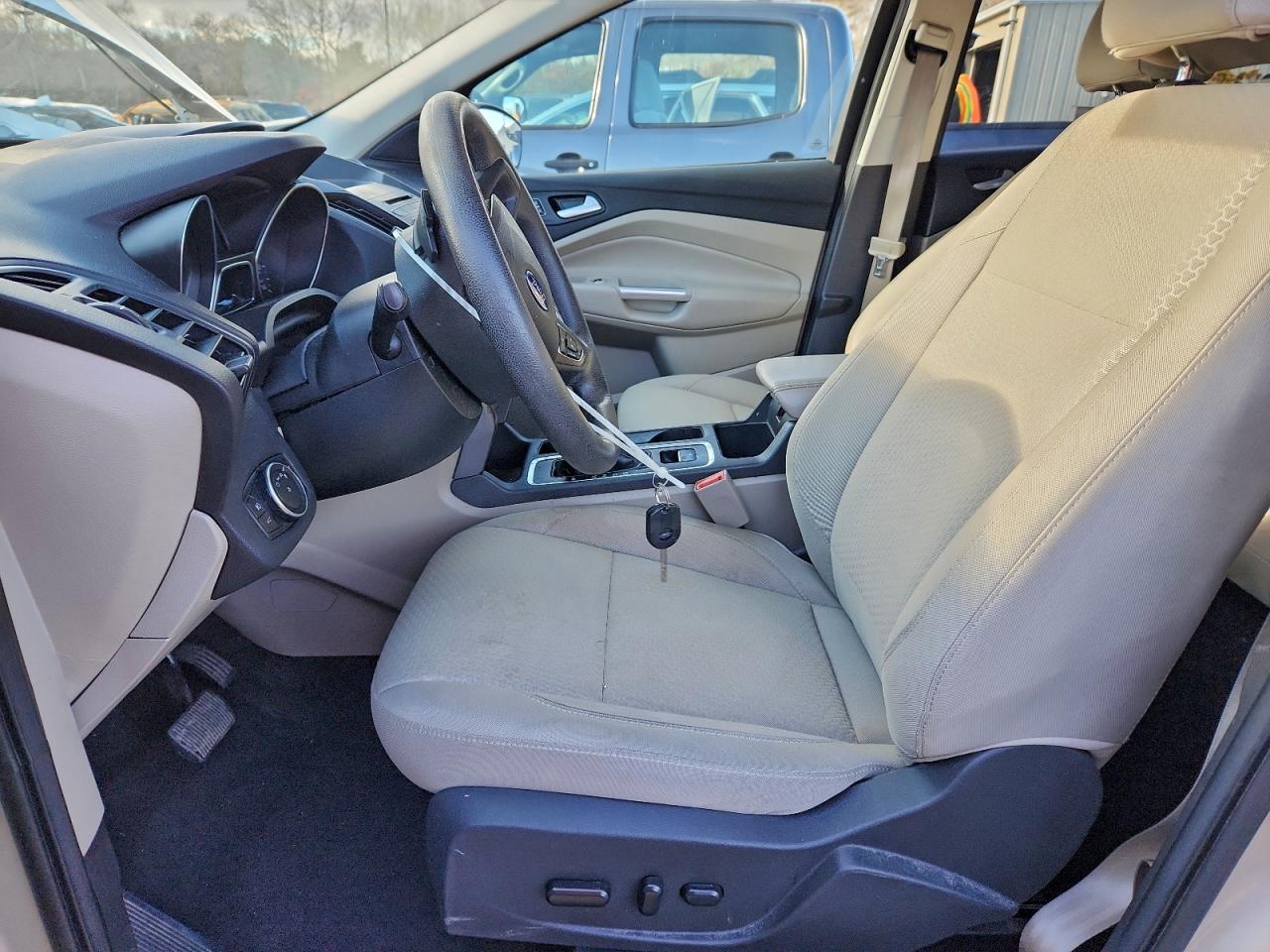2017 FORD ESCAPE SE photo 7