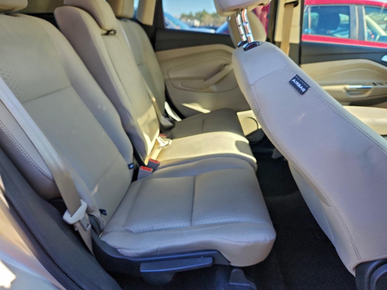 2017 FORD ESCAPE SE photo 10
