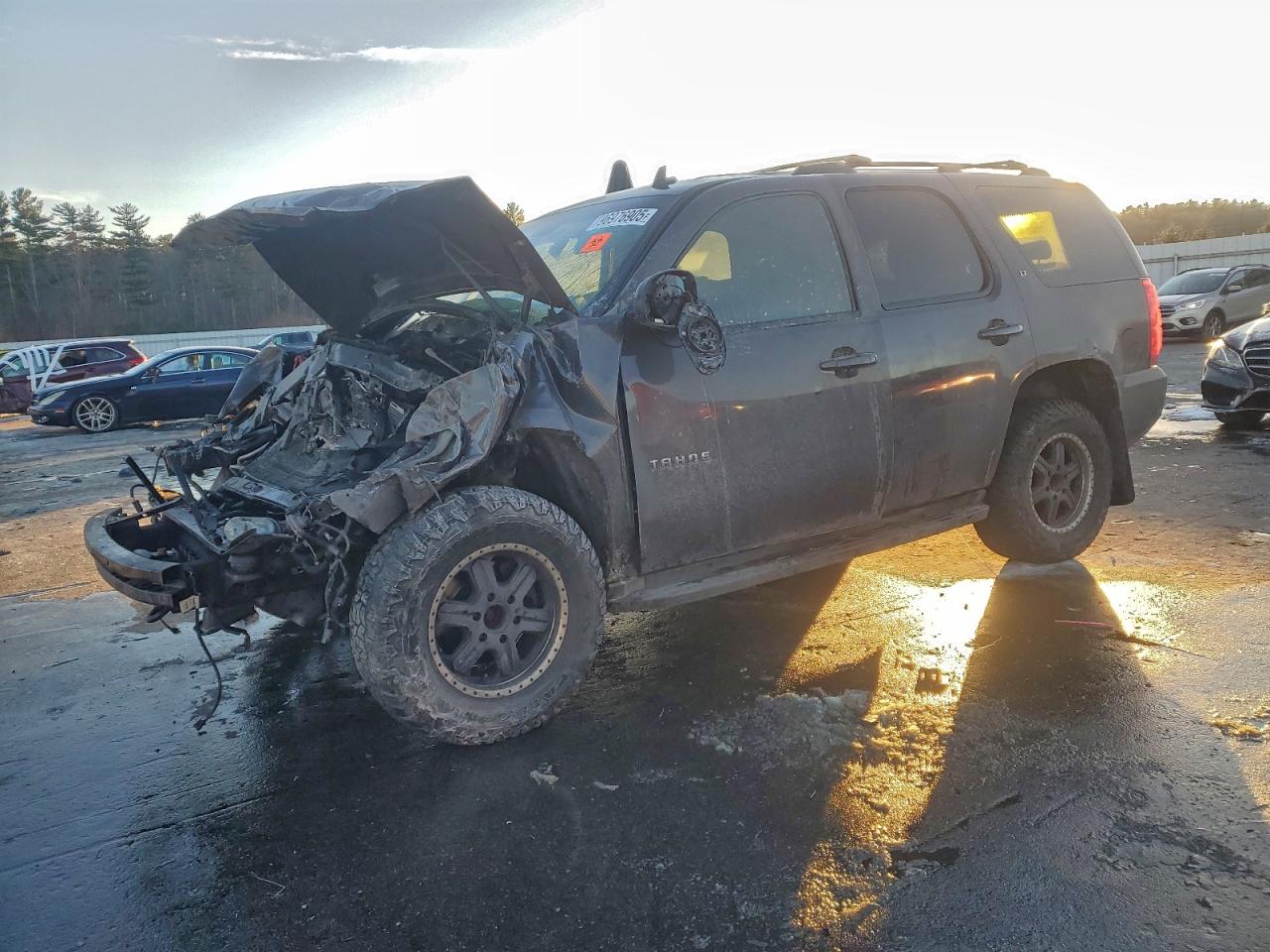 2011 CHEVROLET TAHOE K1500 LT — FRONT END damage — photo 1