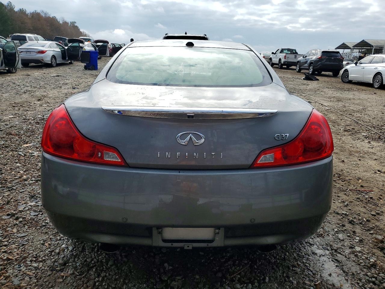 2012 INFINITI G37 BASE photo 6