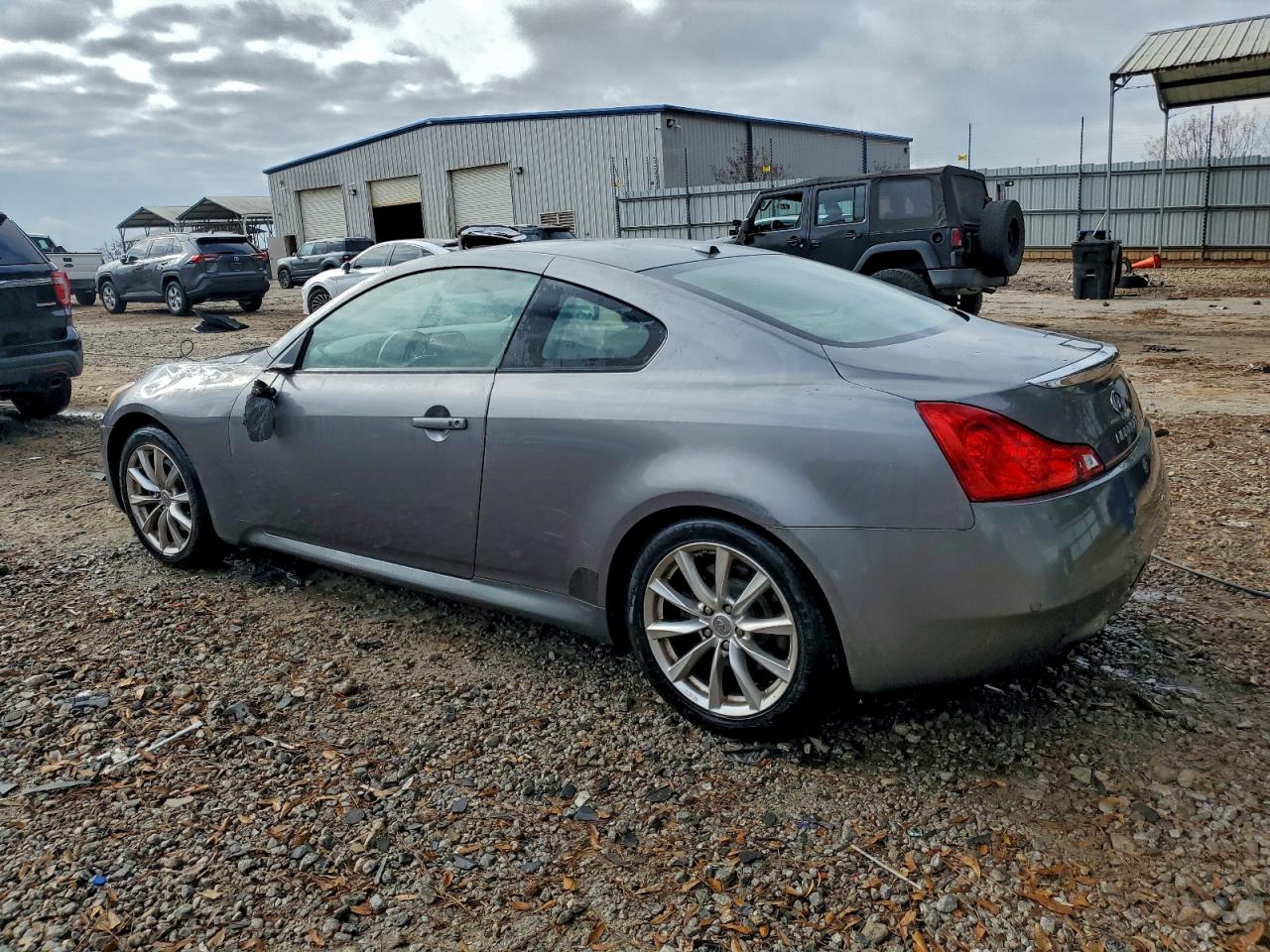 2012 INFINITI G37 BASE photo 2