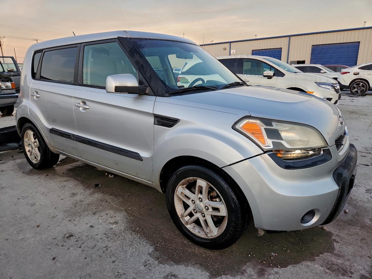 2011 KIA SOUL + photo 7