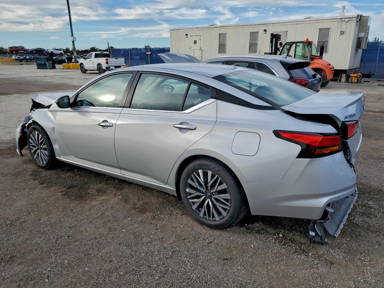 2025 NISSAN ALTIMA SV photo 2