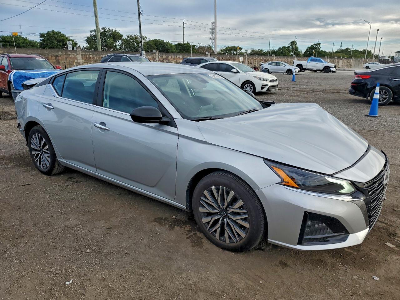 2025 NISSAN ALTIMA SV photo 4
