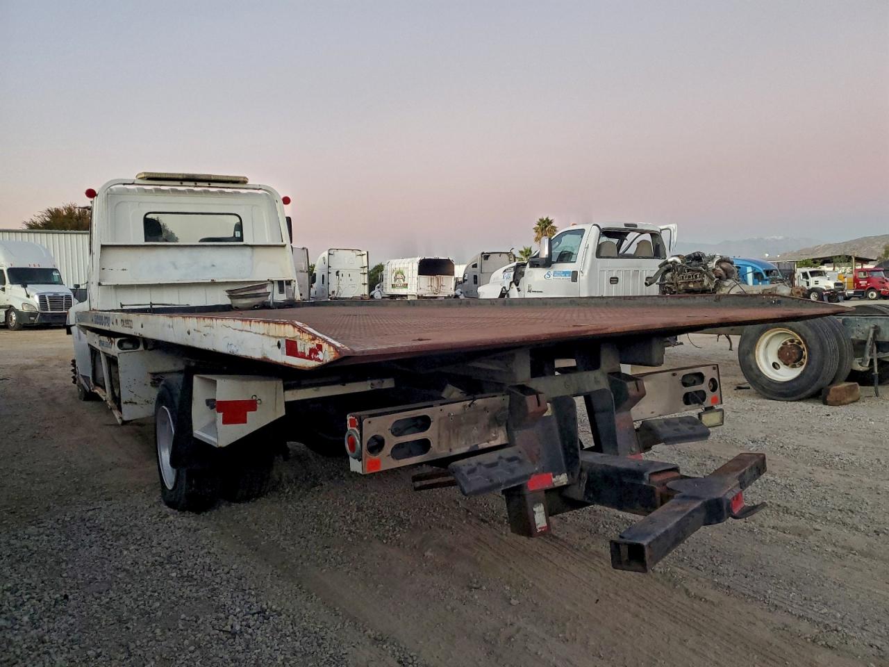 2010 HINO 258/268 ROLLBACK  TRUCK photo 2