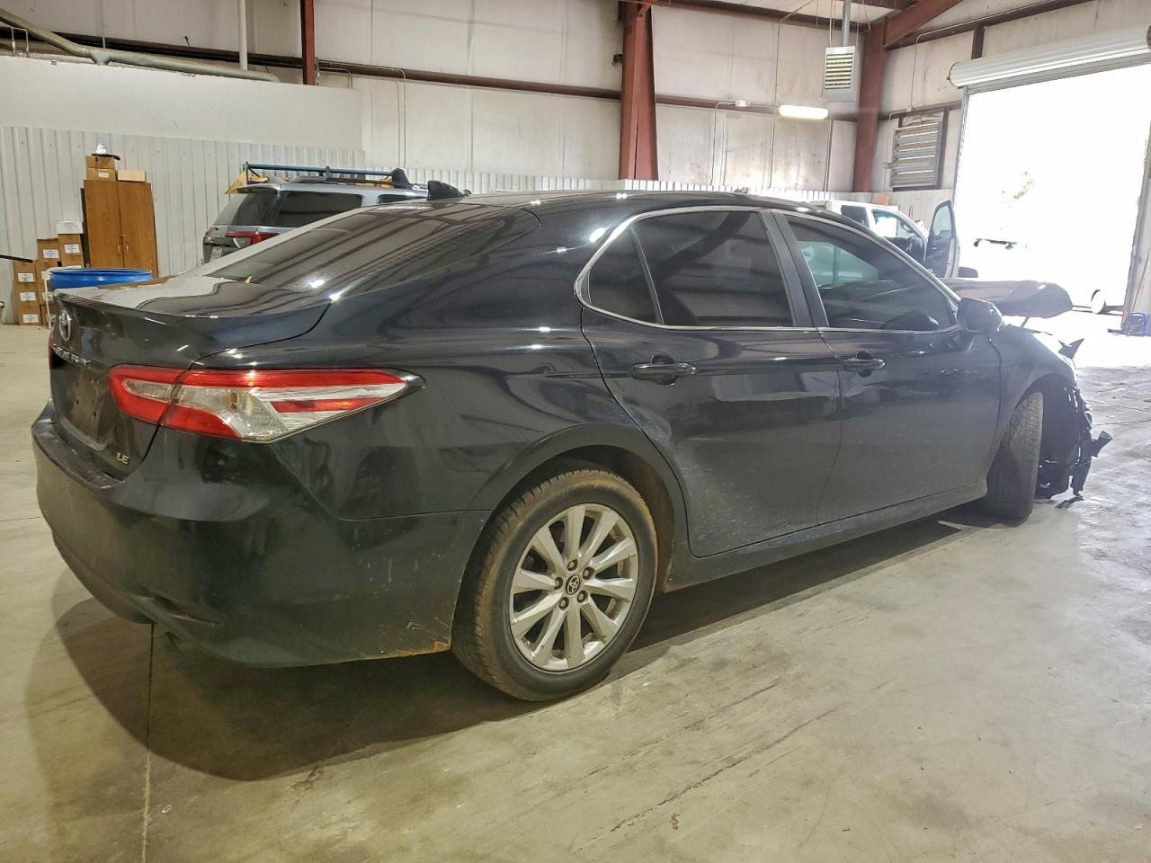 2020 TOYOTA CAMRY LE photo 3