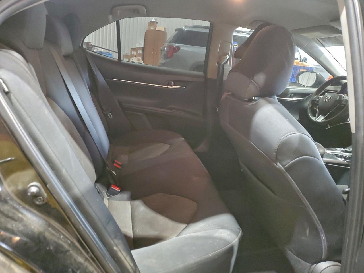 2020 TOYOTA CAMRY LE photo 10