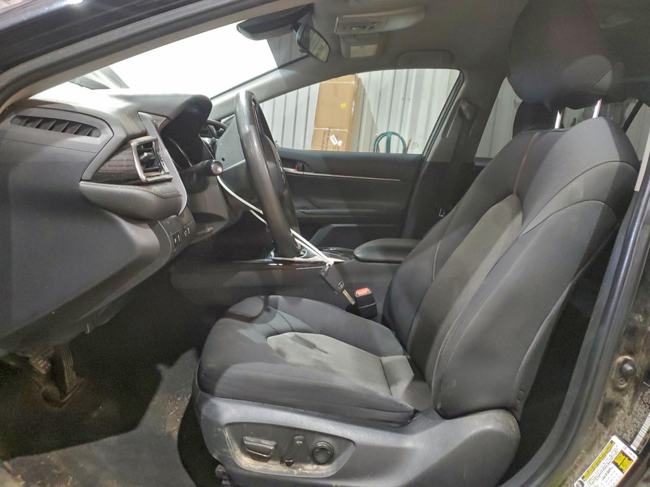 2020 TOYOTA CAMRY LE photo 7
