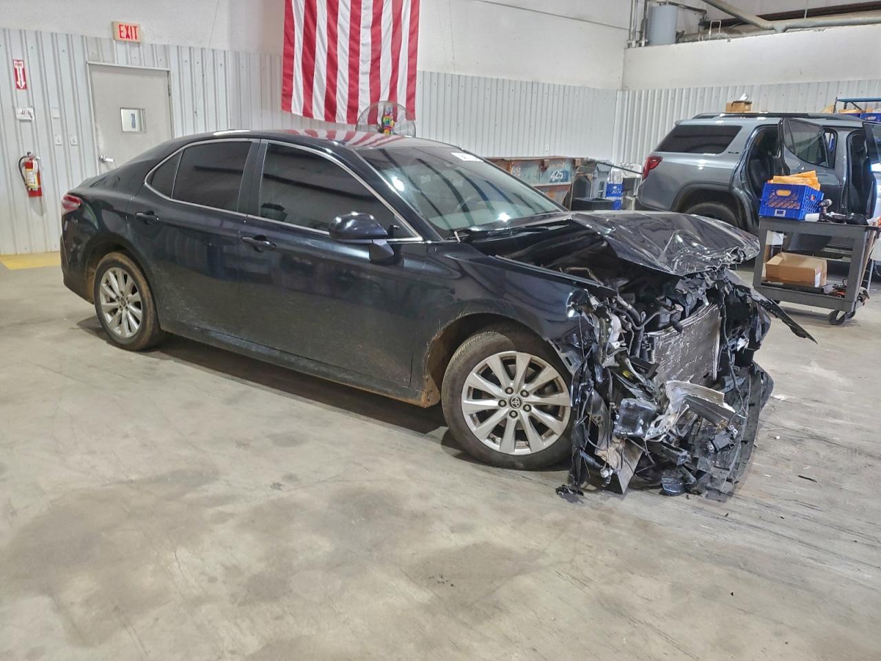 2020 TOYOTA CAMRY LE photo 4