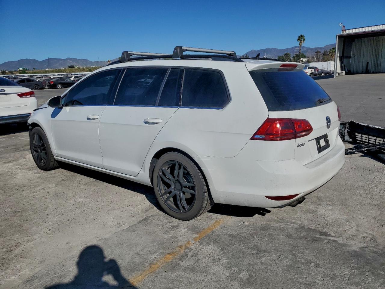 2015 VOLKSWAGEN GOLF SPORTWAGEN S photo 2