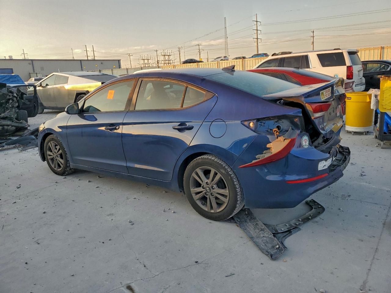 2017 HYUNDAI ELANTRA SE photo 2