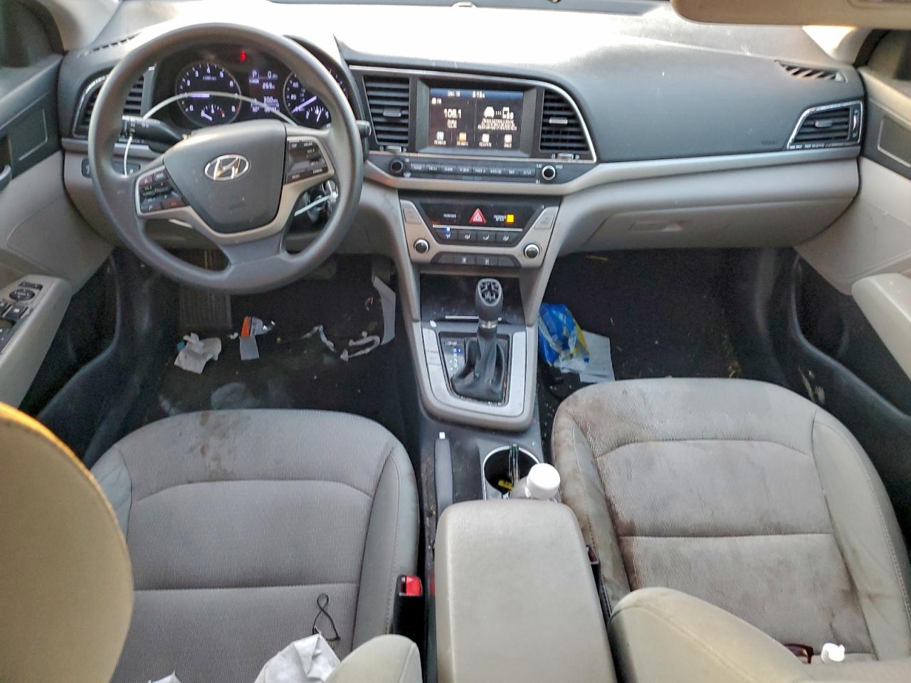 2017 HYUNDAI ELANTRA SE photo 8