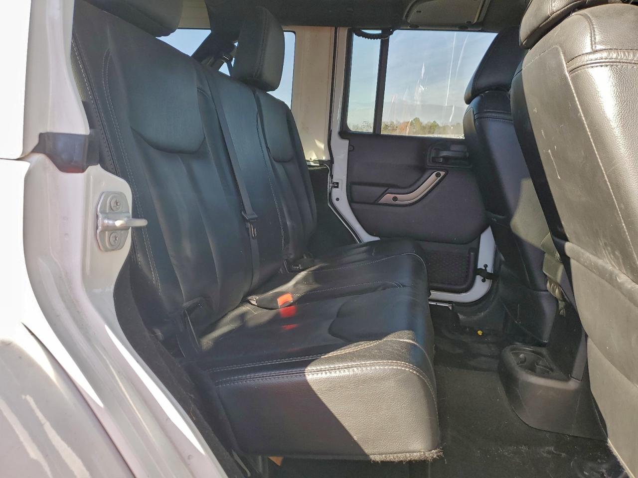 2018 JEEP WRANGLER UNLIMITED SAHARA photo 11