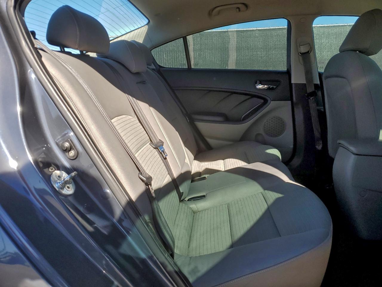 2015 KIA FORTE LX photo 19