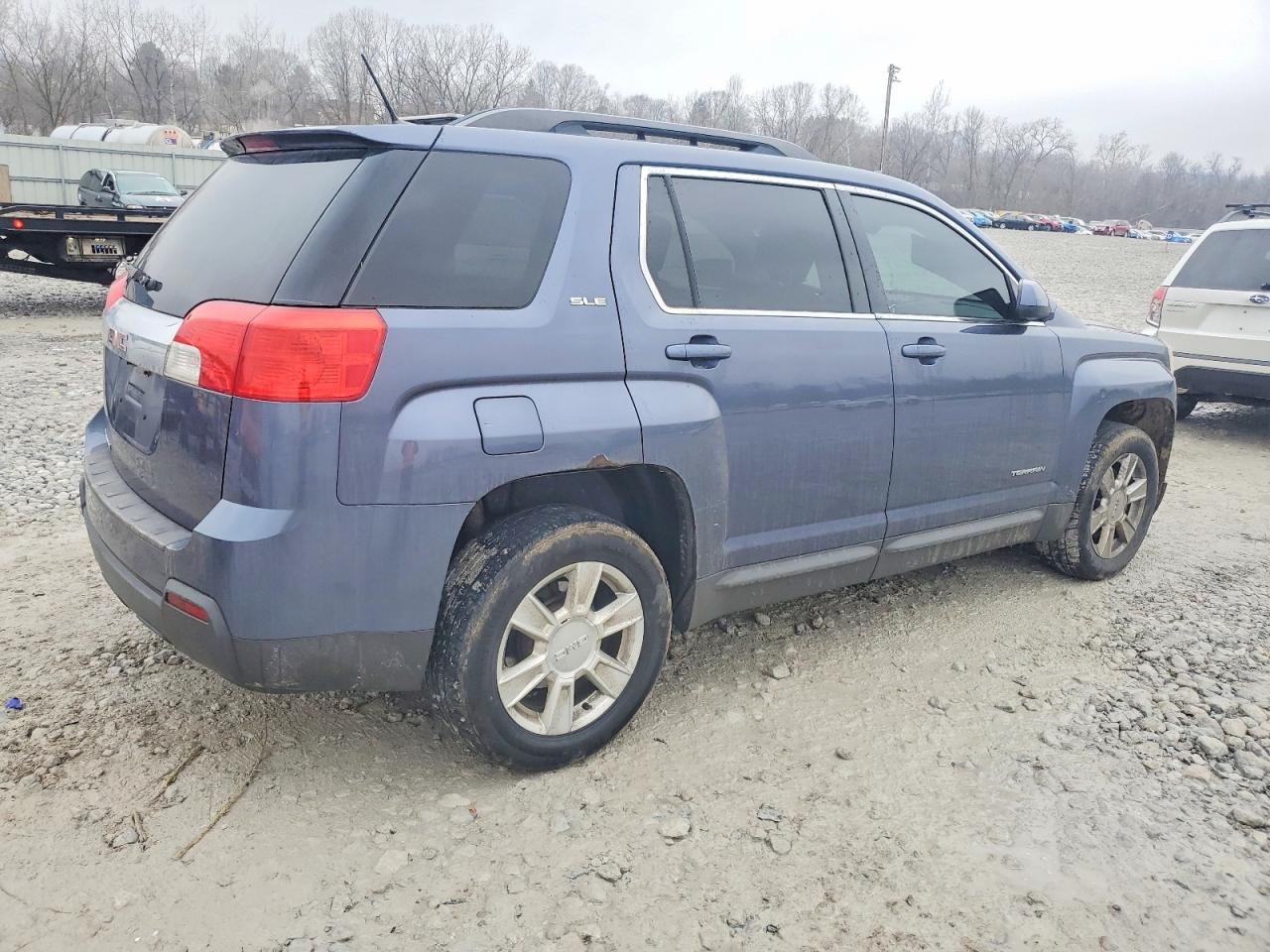 2013 GMC TERRAIN SLE photo 3