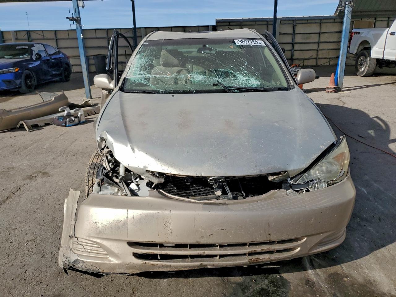 2002 TOYOTA CAMRY LE photo 13