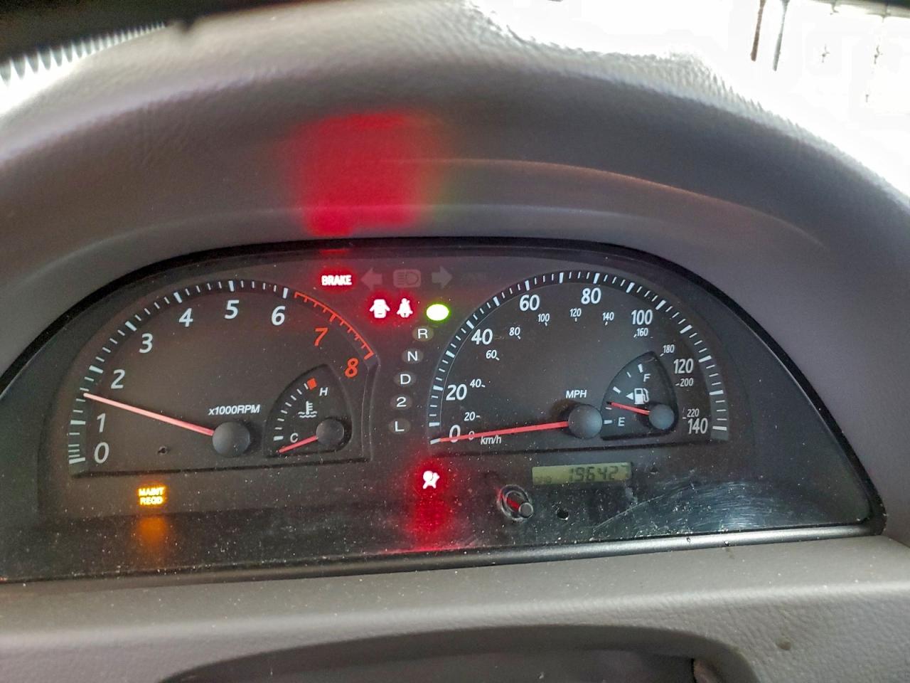 2004 TOYOTA CAMRY LE photo 17