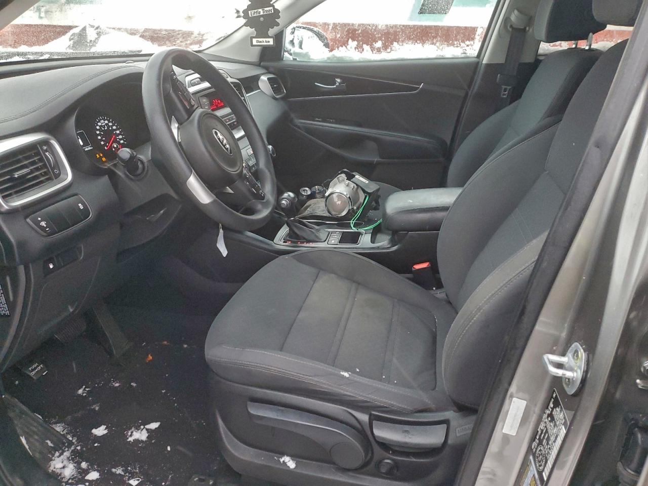 2017 KIA SORENTO LX photo 19