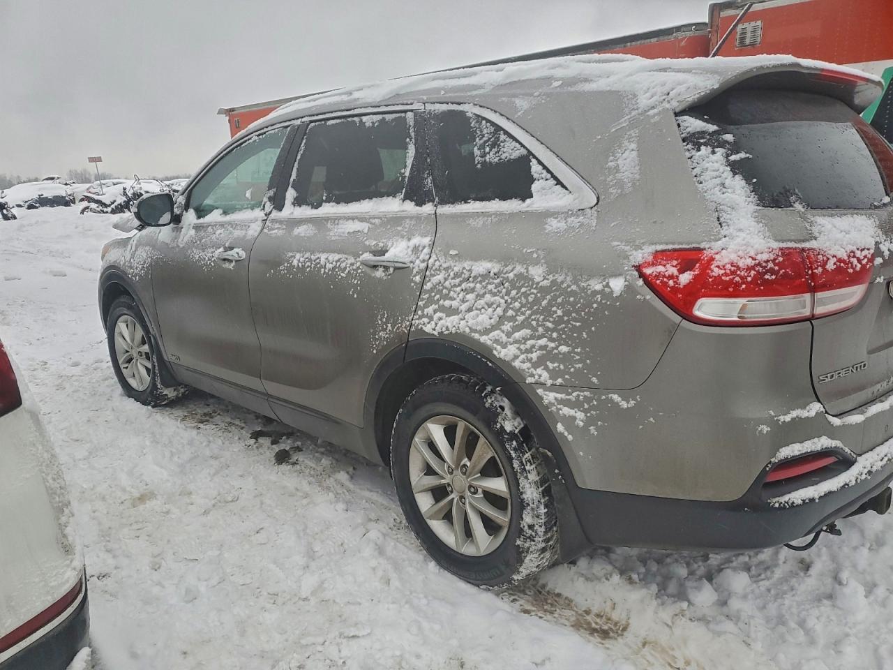 2017 KIA SORENTO LX photo 4