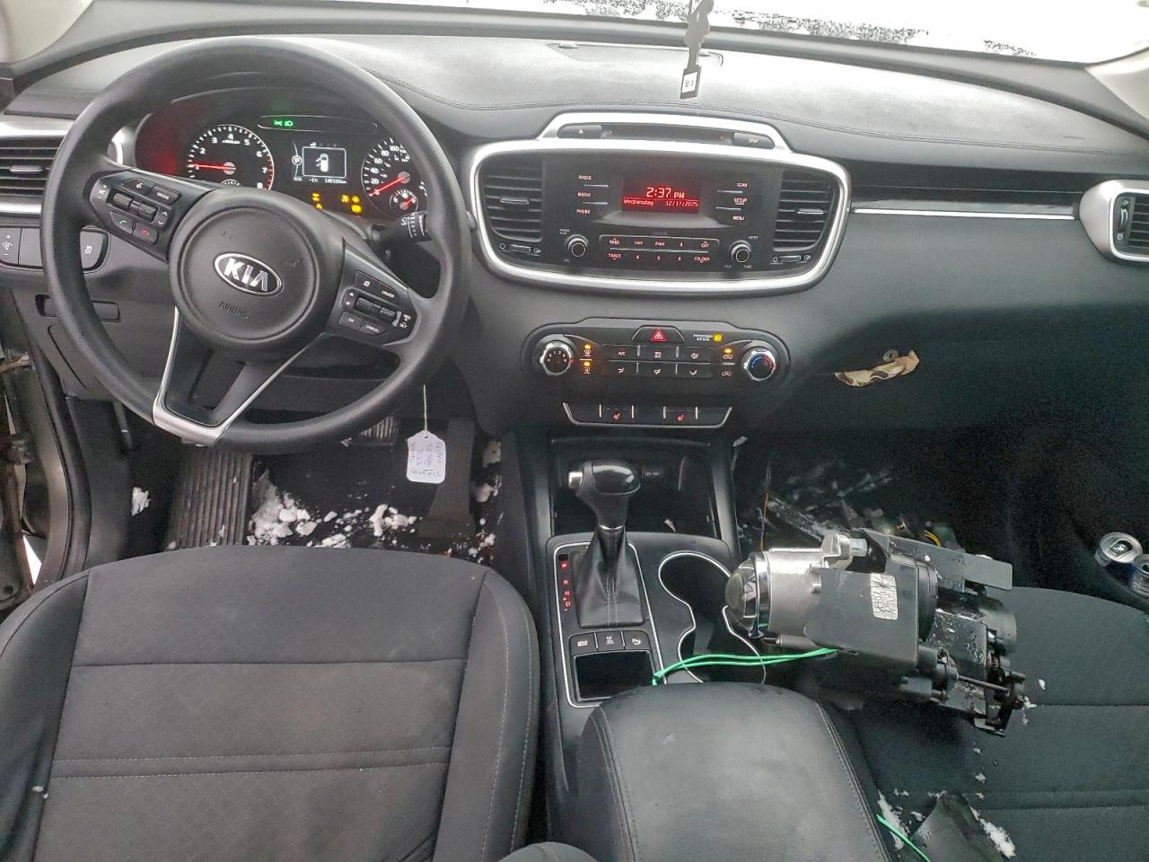 2017 KIA SORENTO LX photo 22