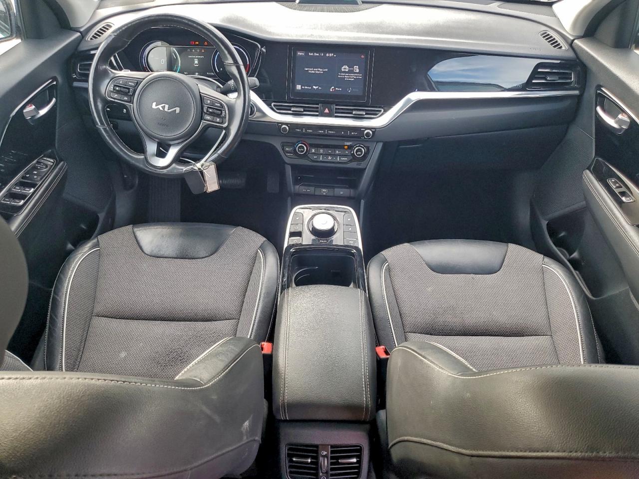 2022 KIA NIRO S photo 29