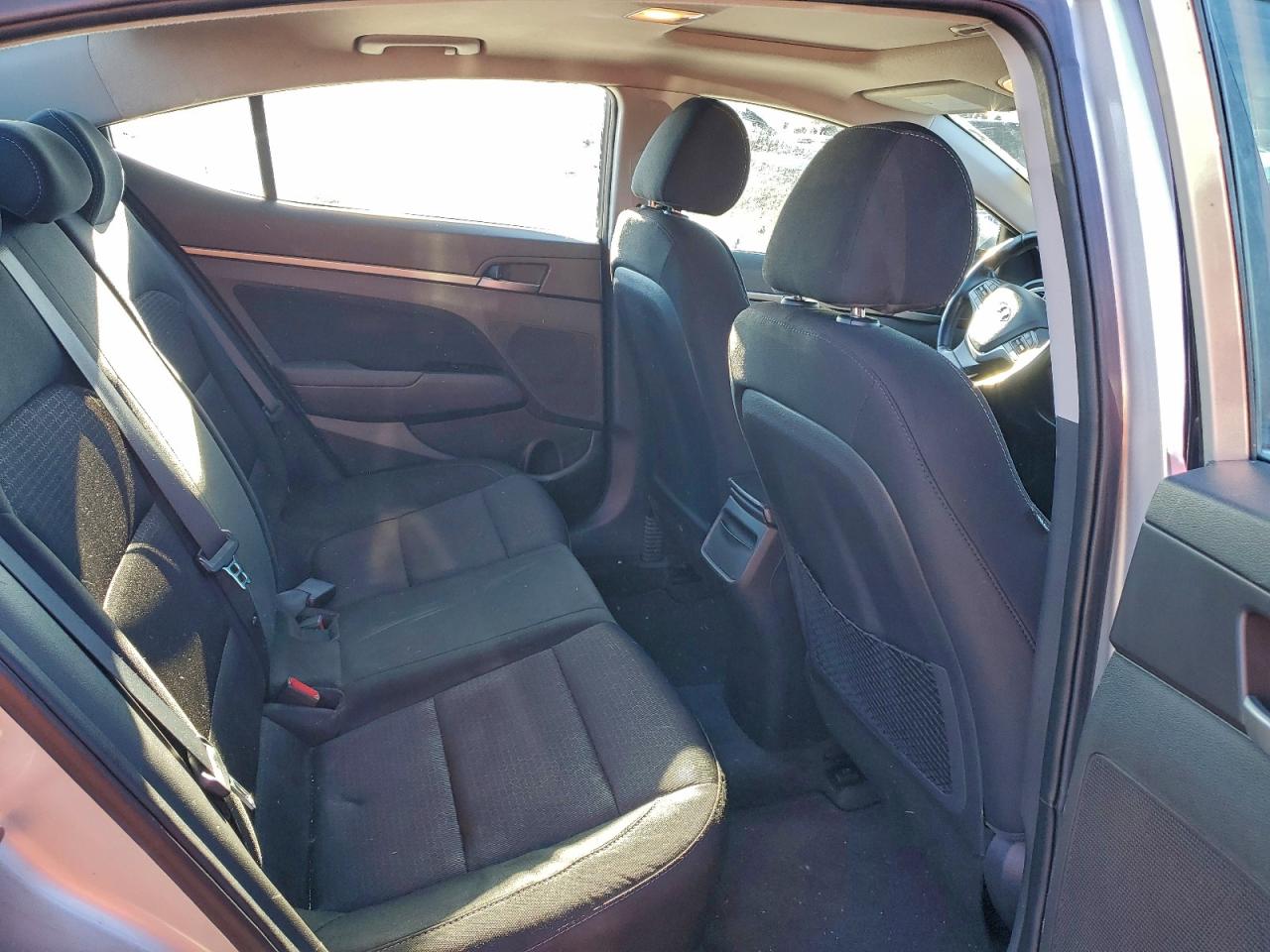 2017 HYUNDAI ELANTRA SE photo 19