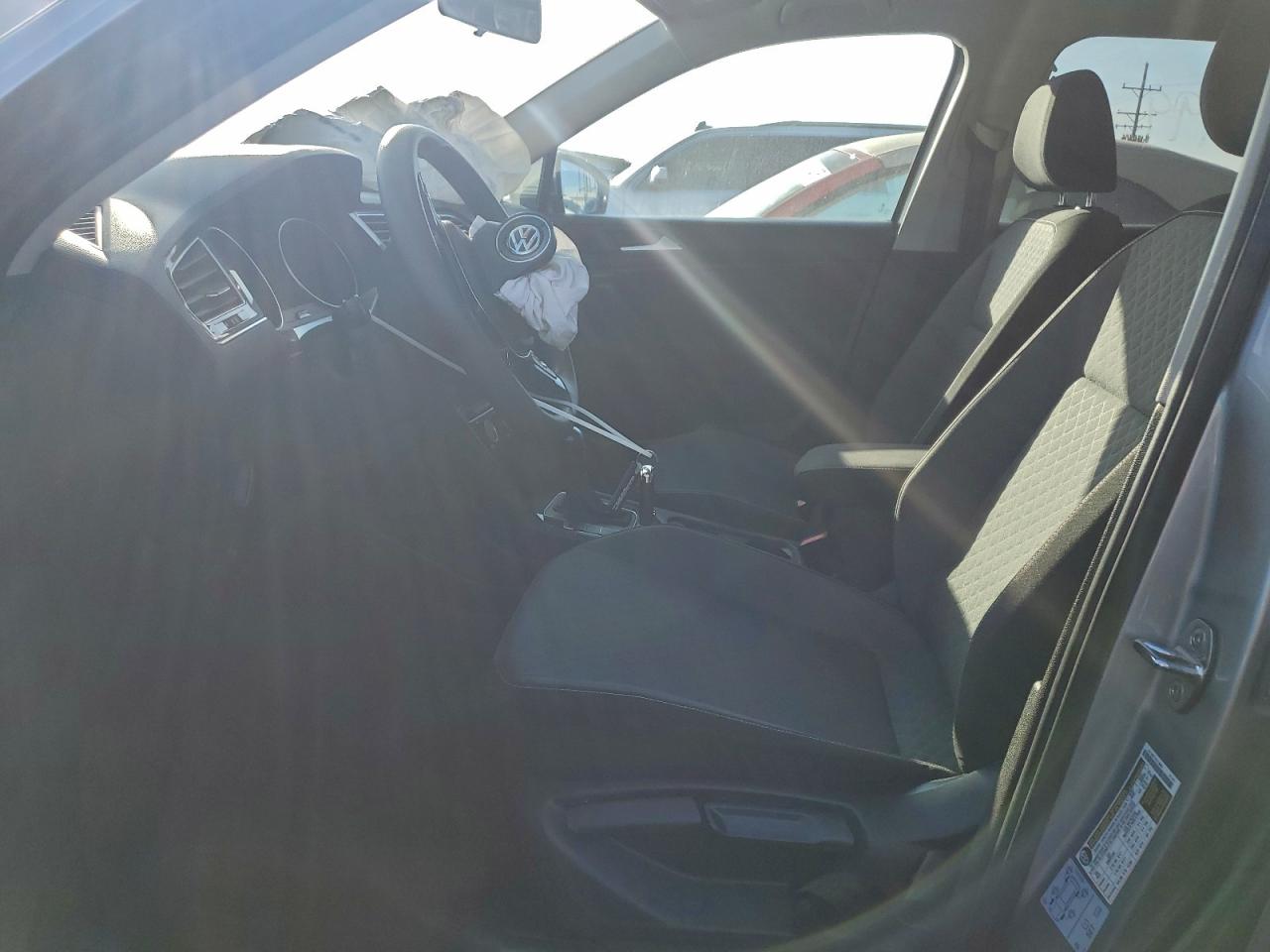 2021 VOLKSWAGEN TIGUAN S photo 13