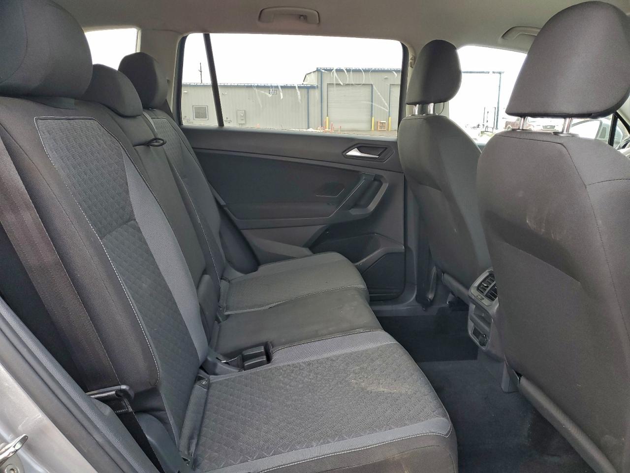 2021 VOLKSWAGEN TIGUAN S photo 21