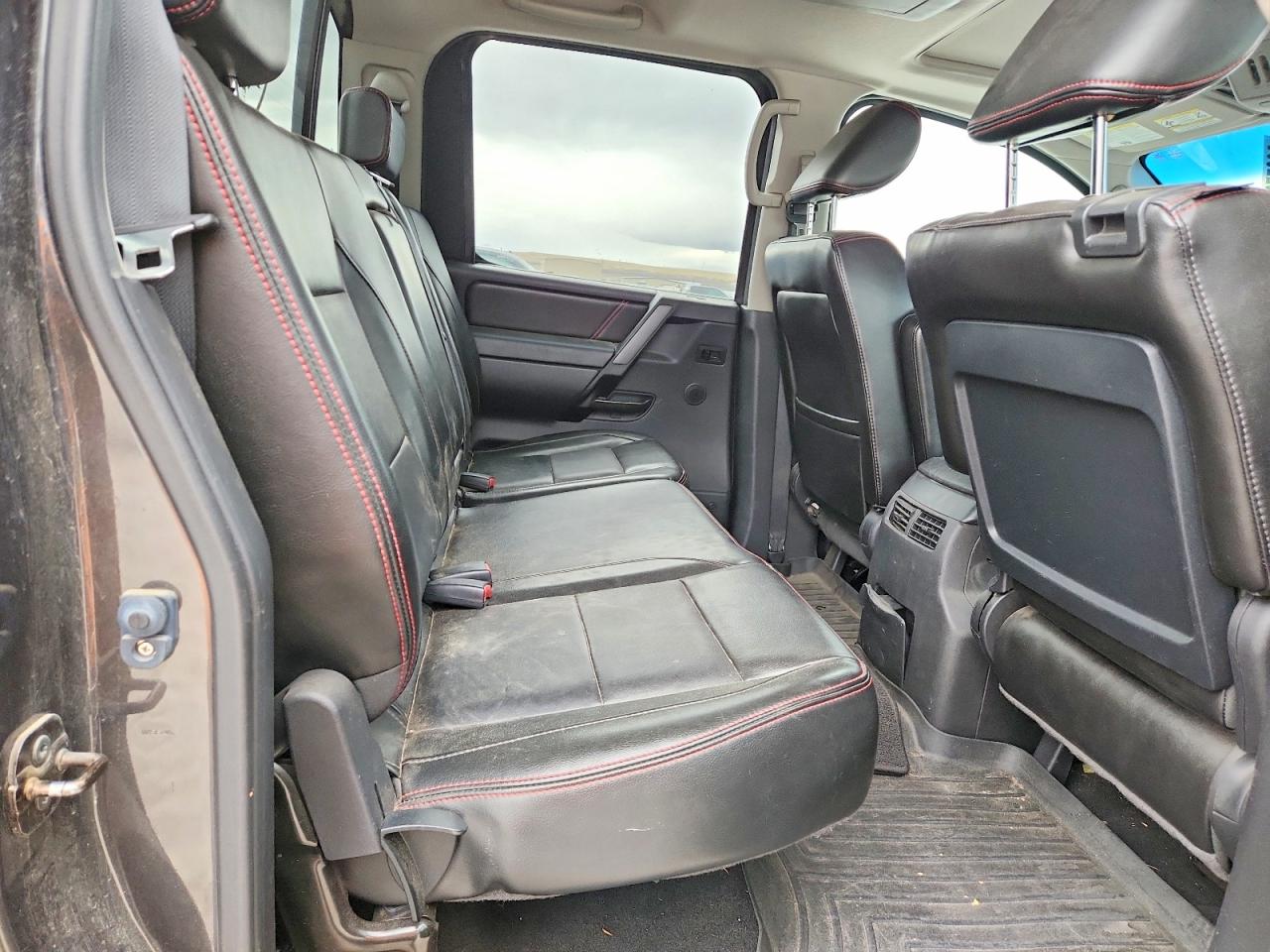 2011 NISSAN TITAN SV photo 10