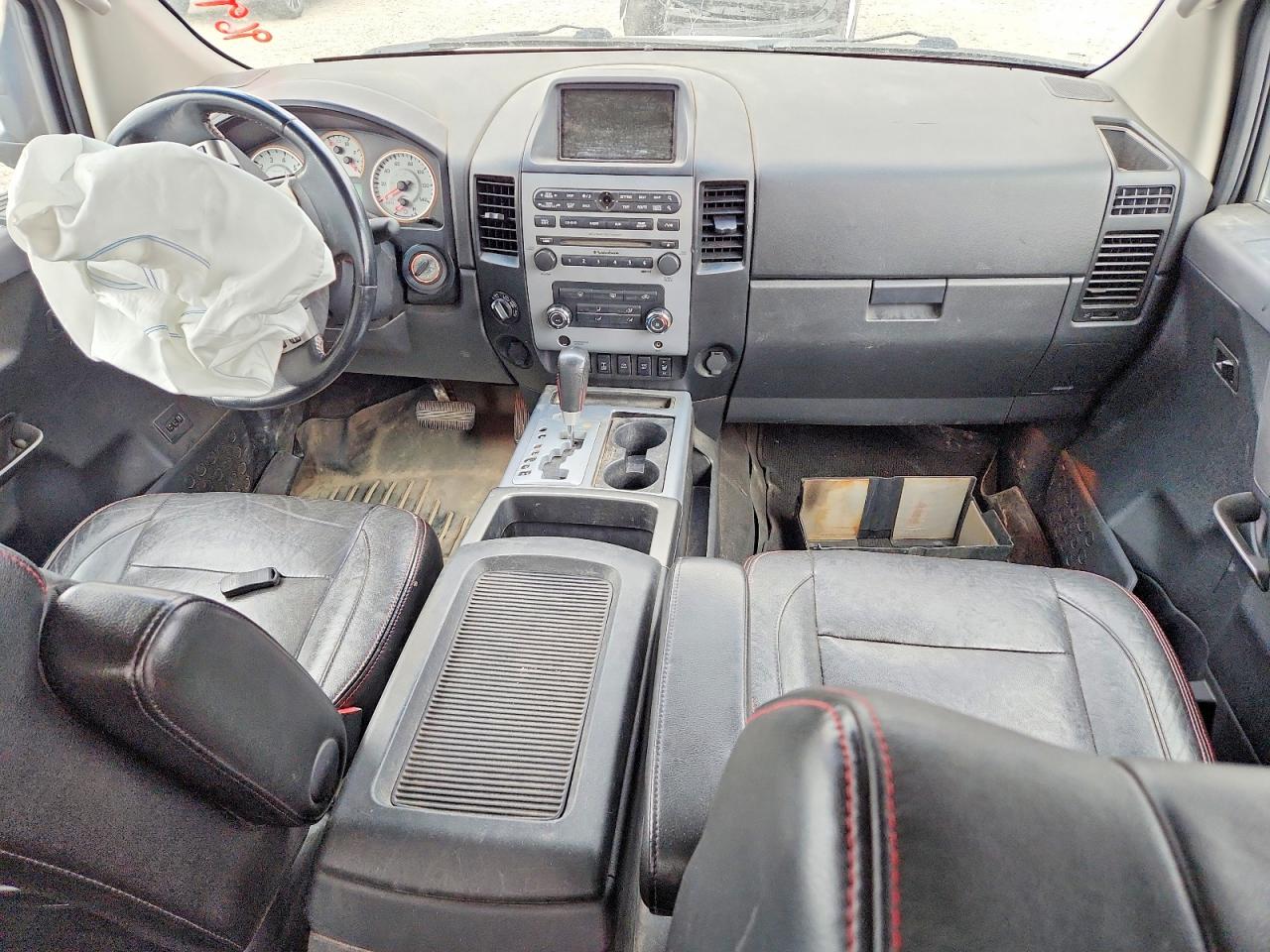 2011 NISSAN TITAN SV photo 8