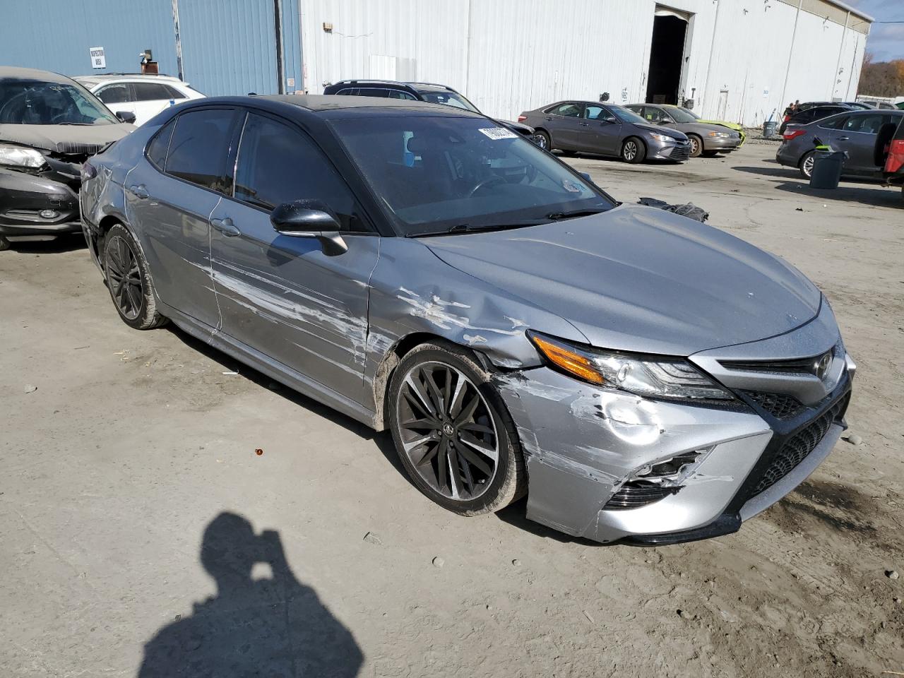 2019 TOYOTA CAMRY XSE photo 4
