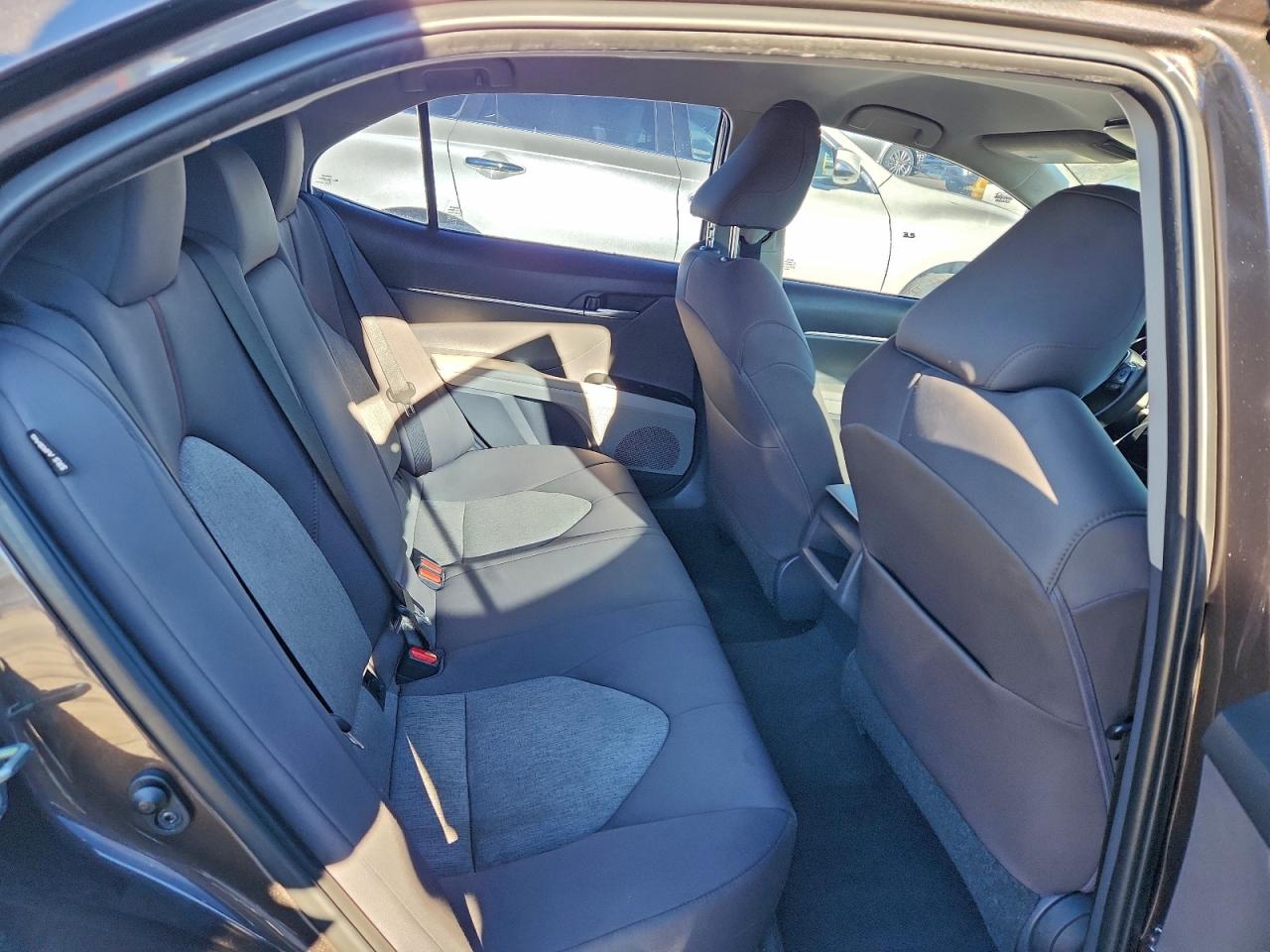 2019 TOYOTA CAMRY L photo 10