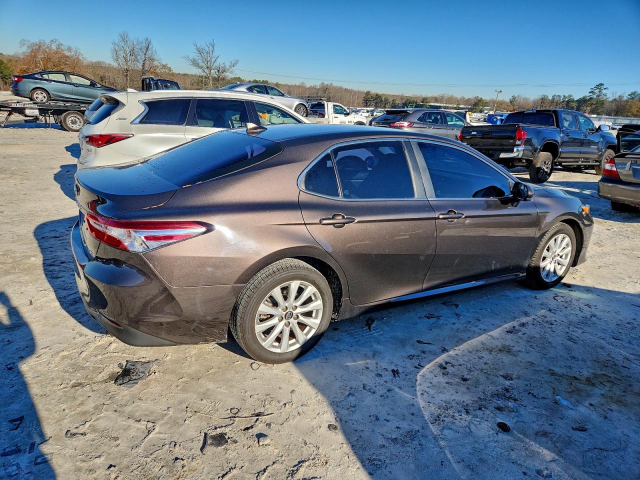 2019 TOYOTA CAMRY L photo 3