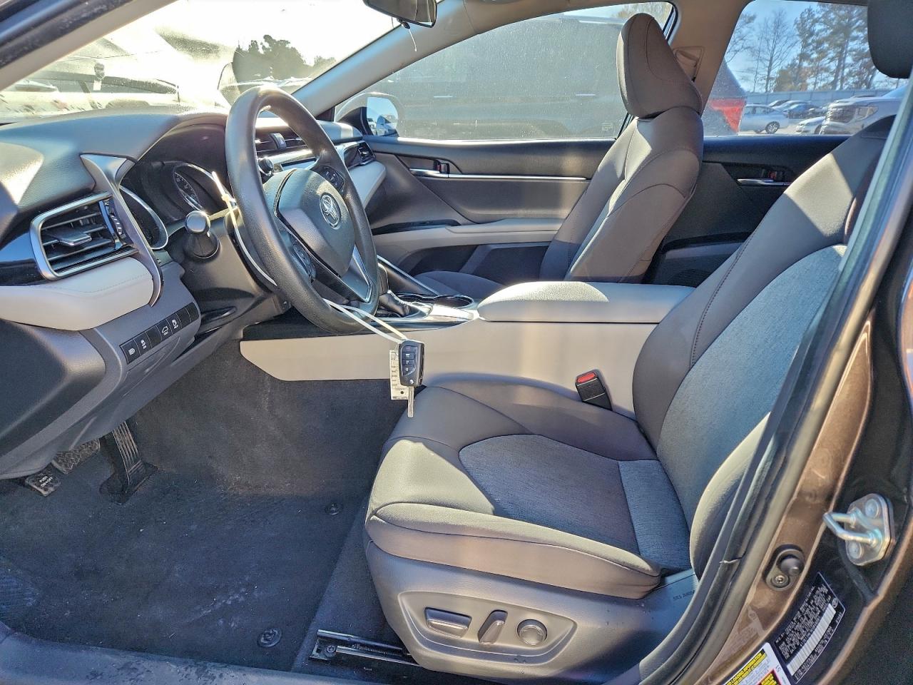 2019 TOYOTA CAMRY L photo 7