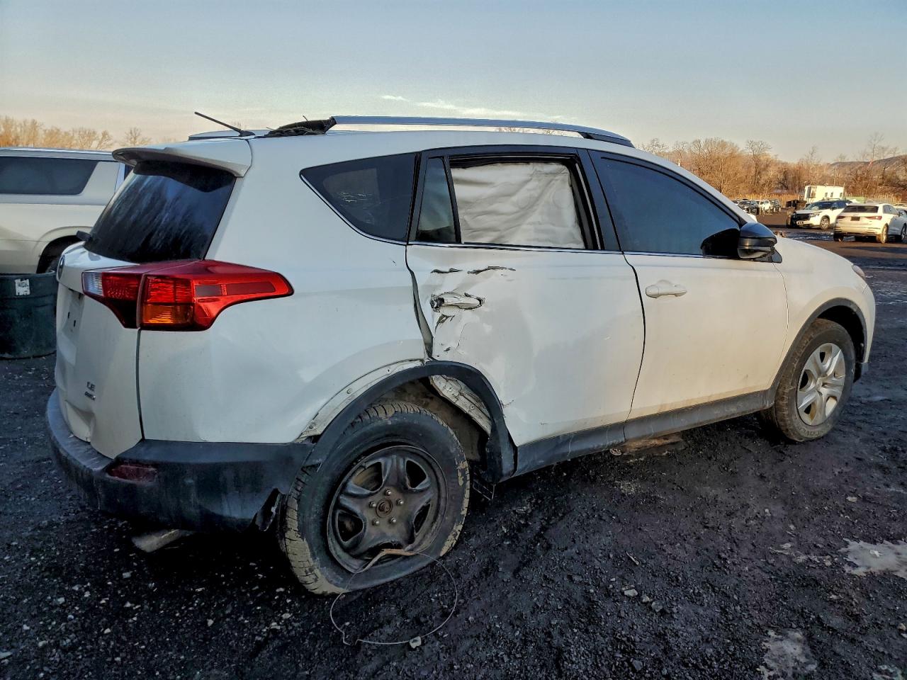2015 TOYOTA RAV4 LE photo 3