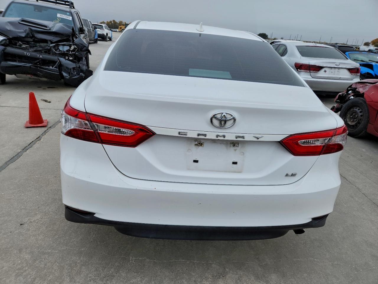 2019 TOYOTA CAMRY L photo 11