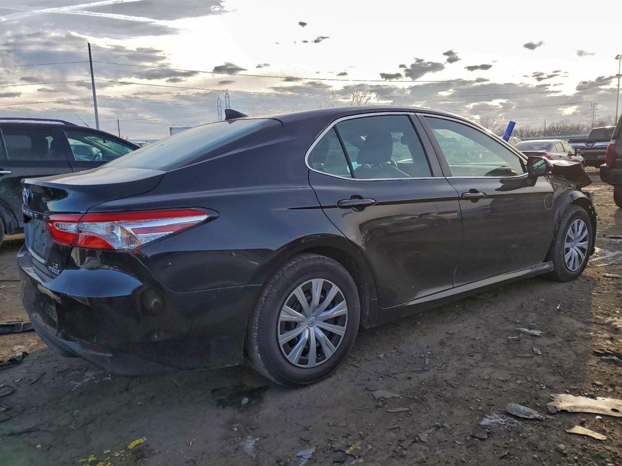 2019 TOYOTA CAMRY LE photo 7