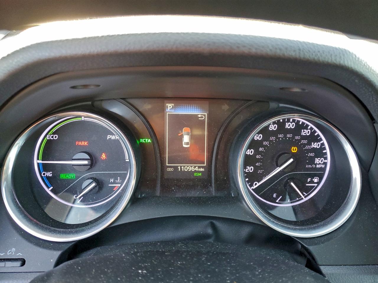 2019 TOYOTA CAMRY LE photo 25