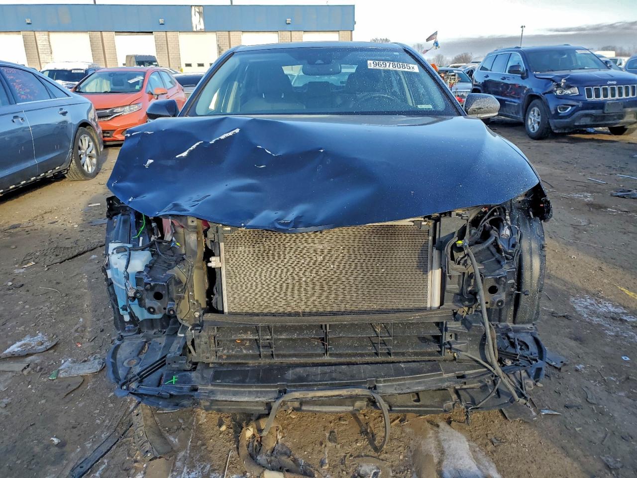 2019 TOYOTA CAMRY LE photo 13