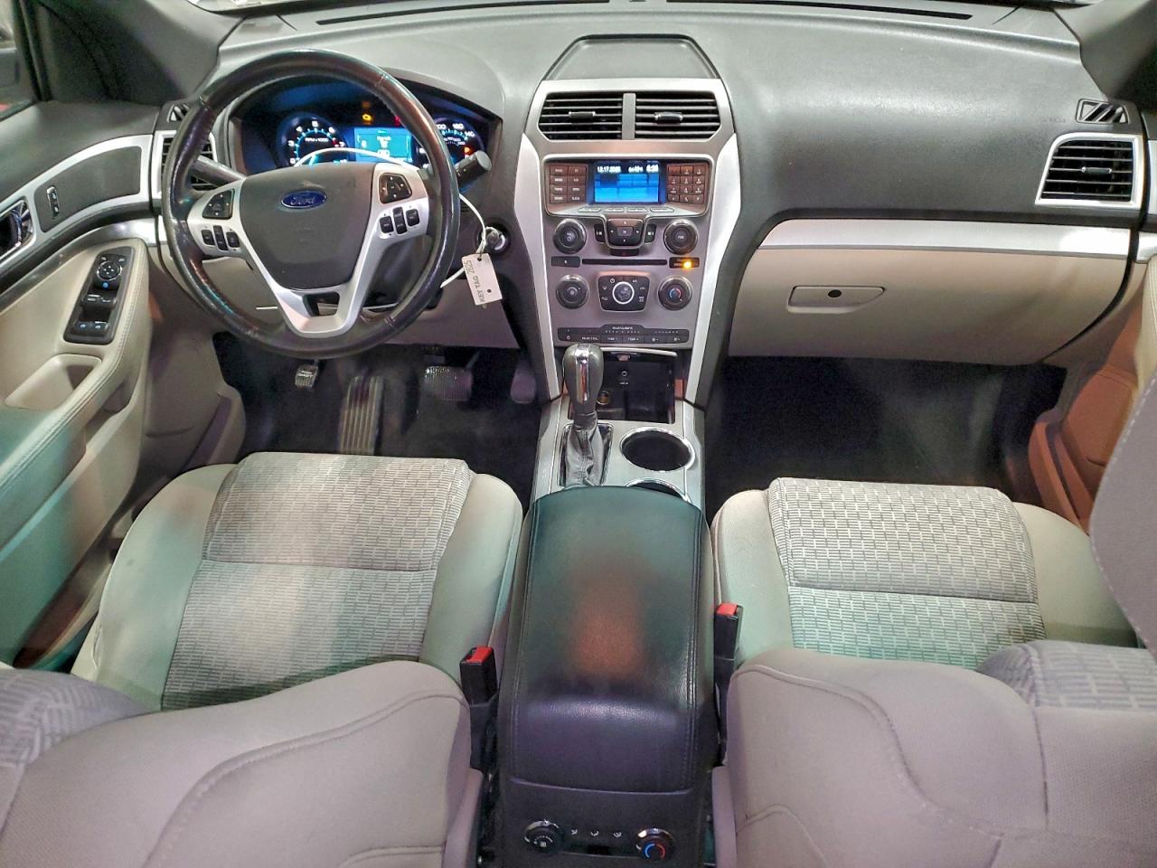 2011 FORD EXPLORER XLT photo 8