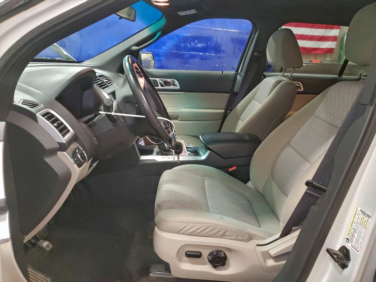 2011 FORD EXPLORER XLT photo 7