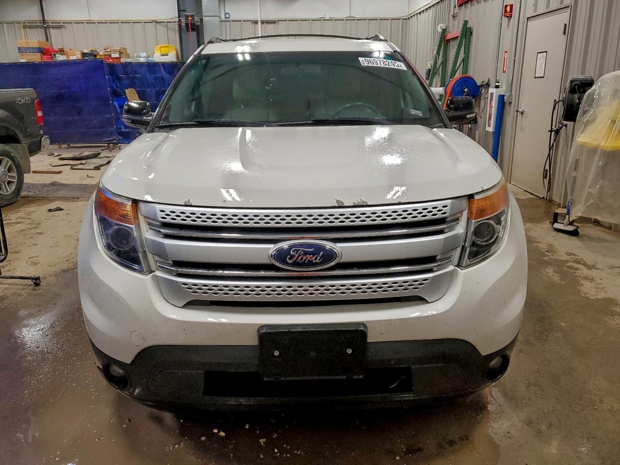 2011 FORD EXPLORER XLT photo 5
