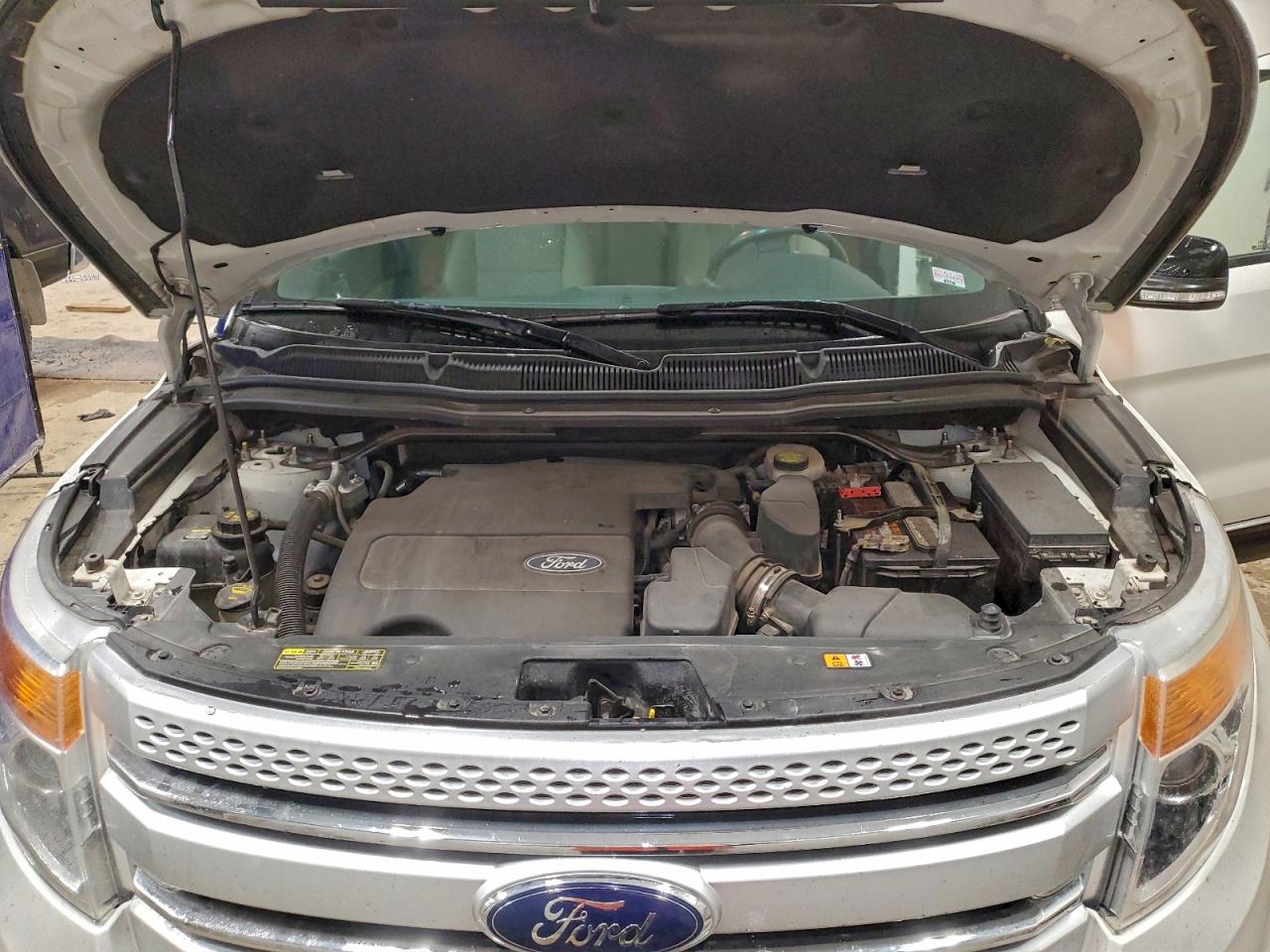 2011 FORD EXPLORER XLT photo 12
