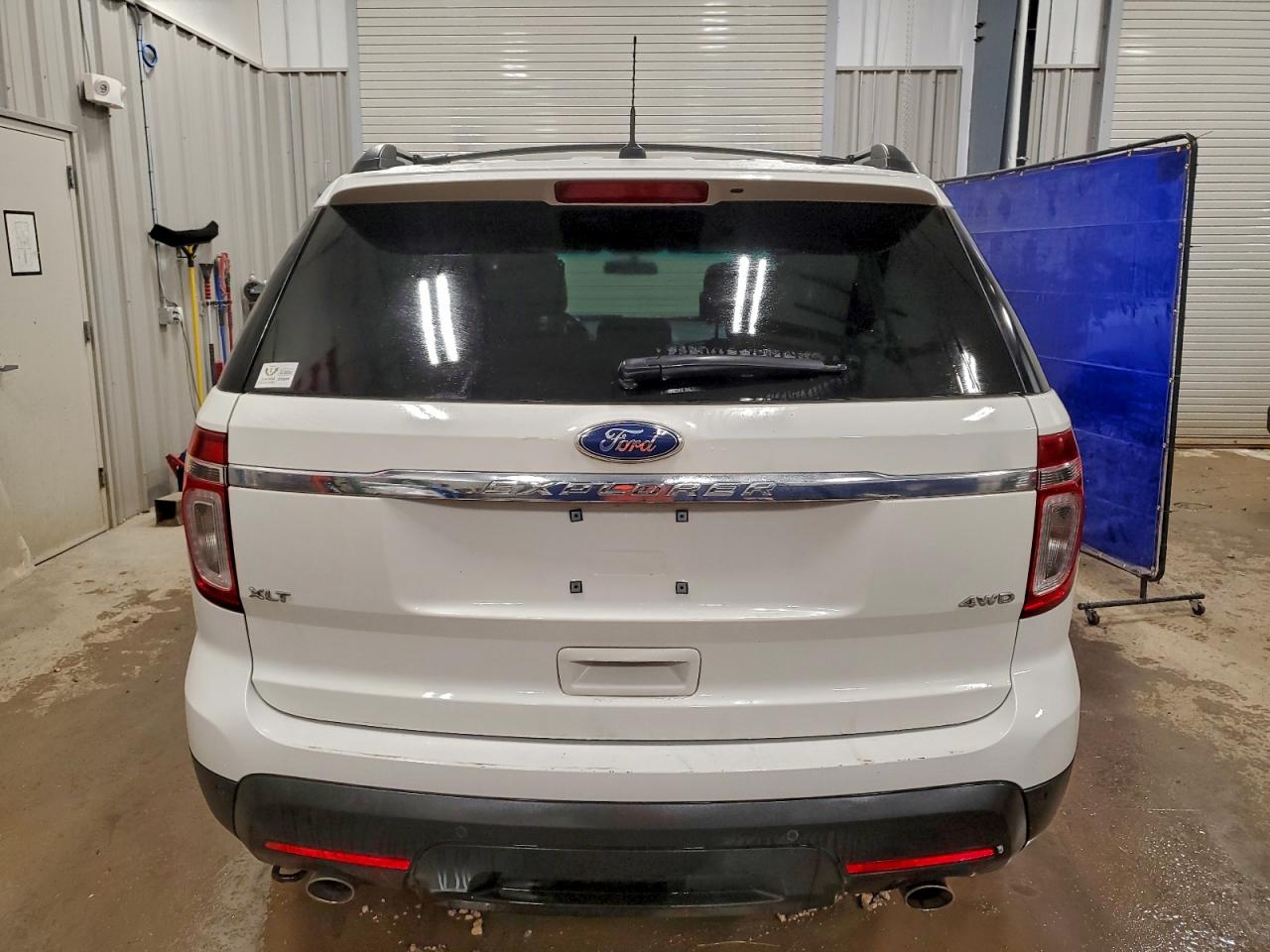 2011 FORD EXPLORER XLT photo 6