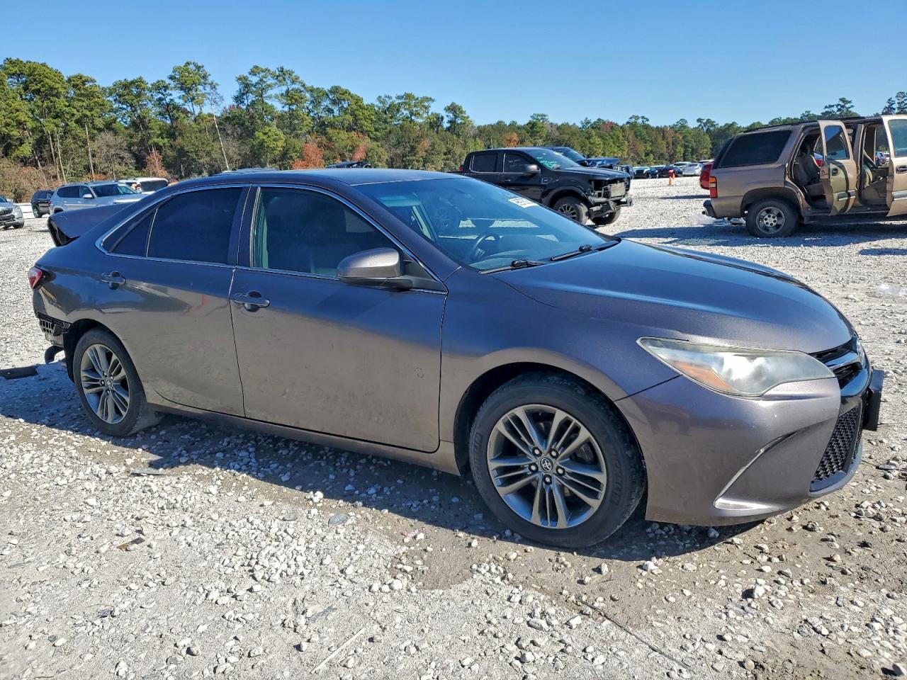 2017 TOYOTA CAMRY LE photo 4