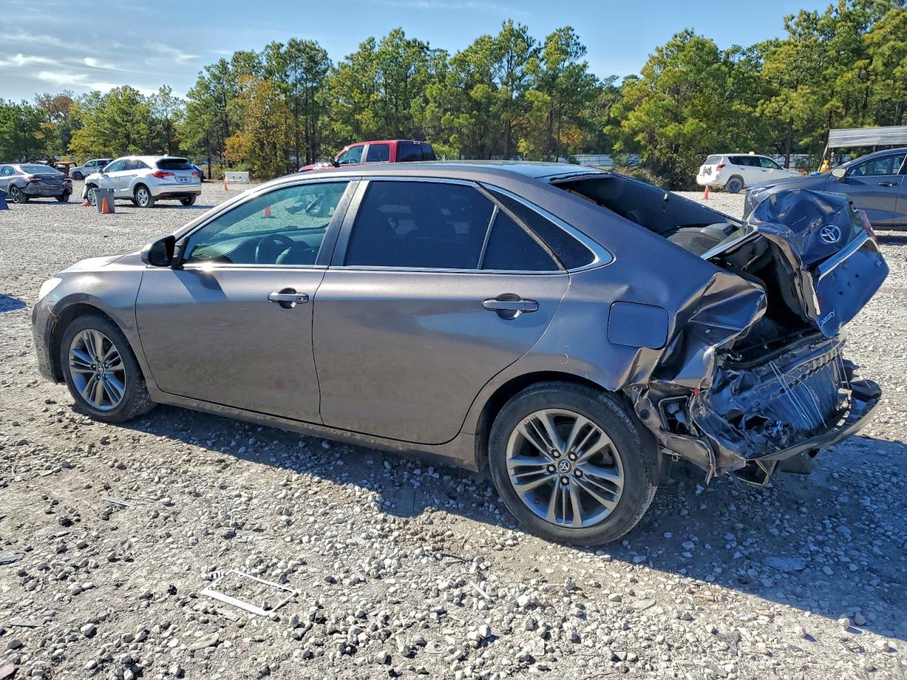 2017 TOYOTA CAMRY LE photo 2