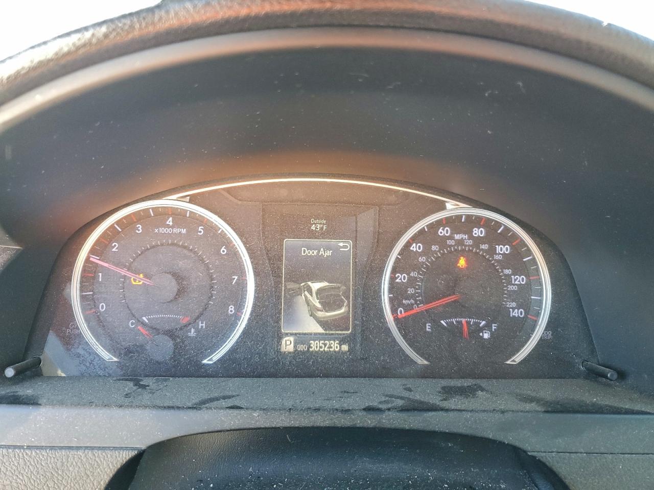 2017 TOYOTA CAMRY LE photo 9